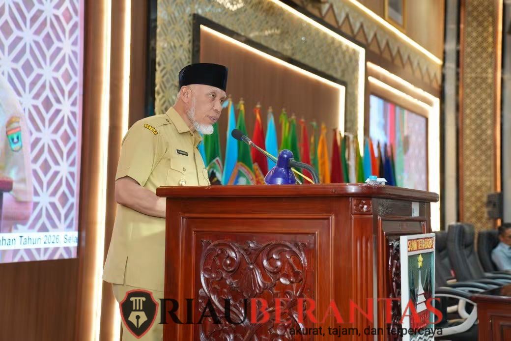 Gubernur Sumbar Jawab Pandangan Fraksi soal APBD 2026