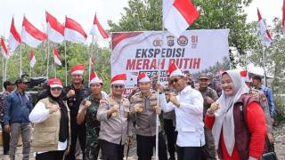 Ekspedisi Merah Putih Polda Riau Singgah di Pulau Bayur